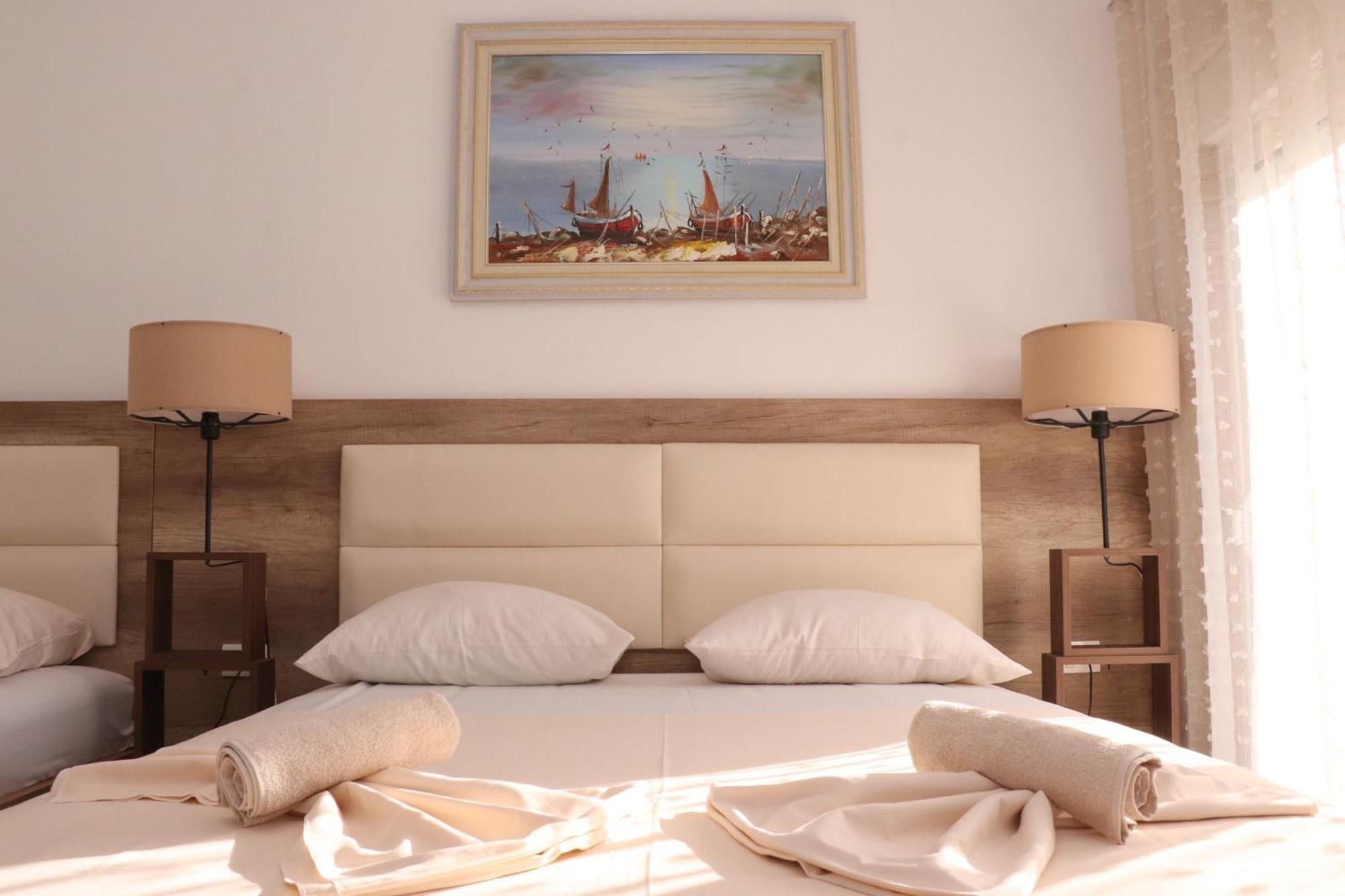 Gjinaj Apartments Улцинь Екстер'єр фото
