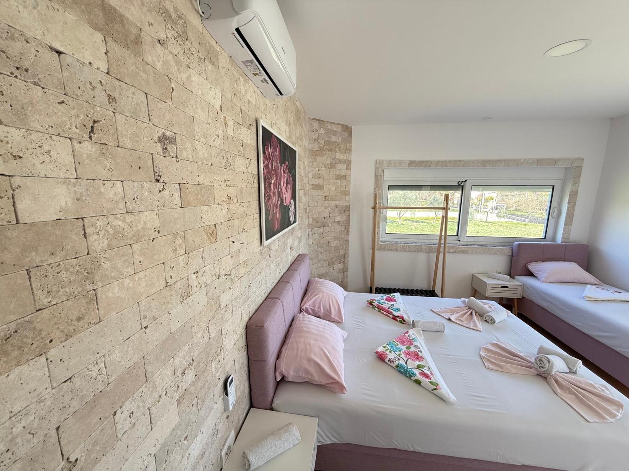 Gjinaj Apartments Улцинь Екстер'єр фото