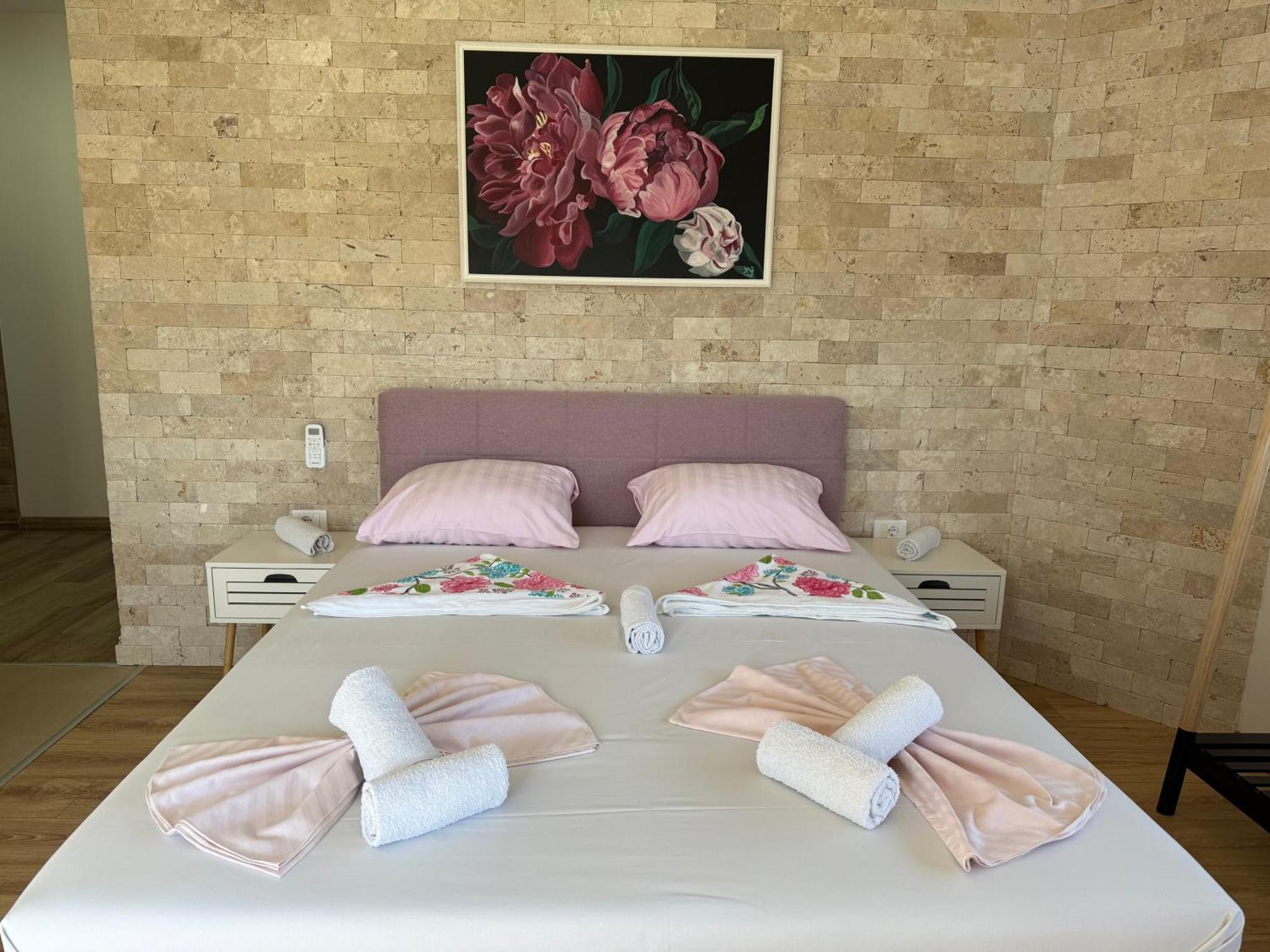 Gjinaj Apartments Улцинь Екстер'єр фото