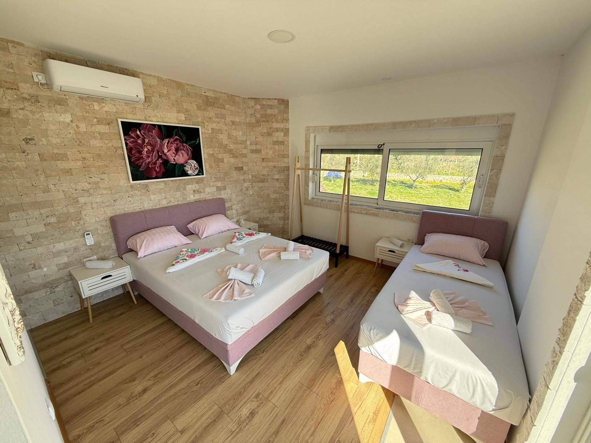 Gjinaj Apartments Улцинь Екстер'єр фото